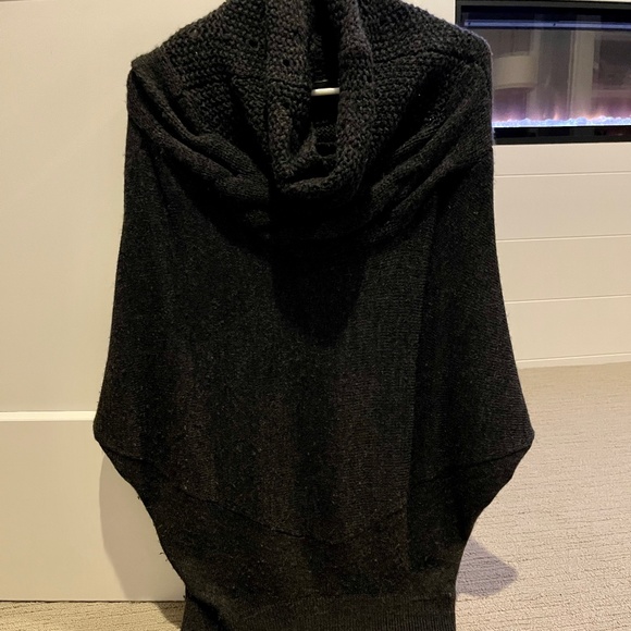 Vince Sweaters - VINCE Cozy Knit Cowl Neck Short Sleeve Sweater Small